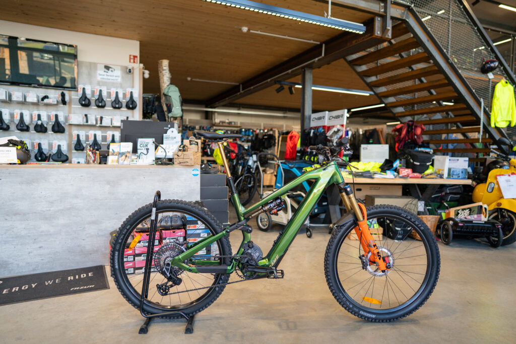 Showromm/Bikestore 20