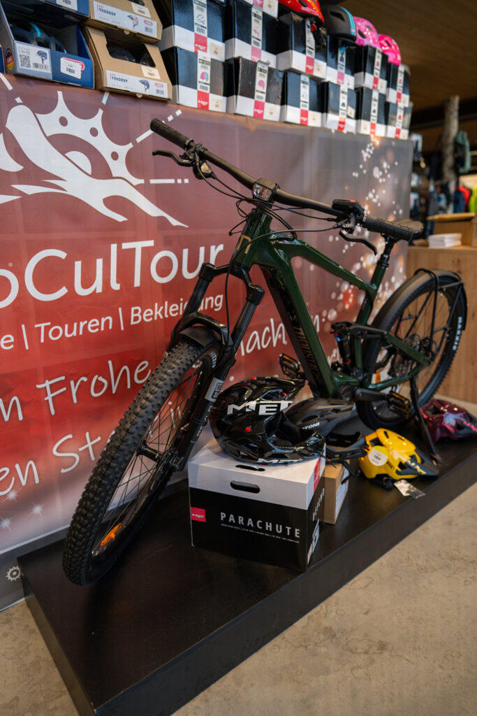 Showromm/Bikestore 16