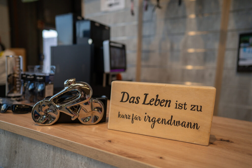 Showromm/Bikestore 19