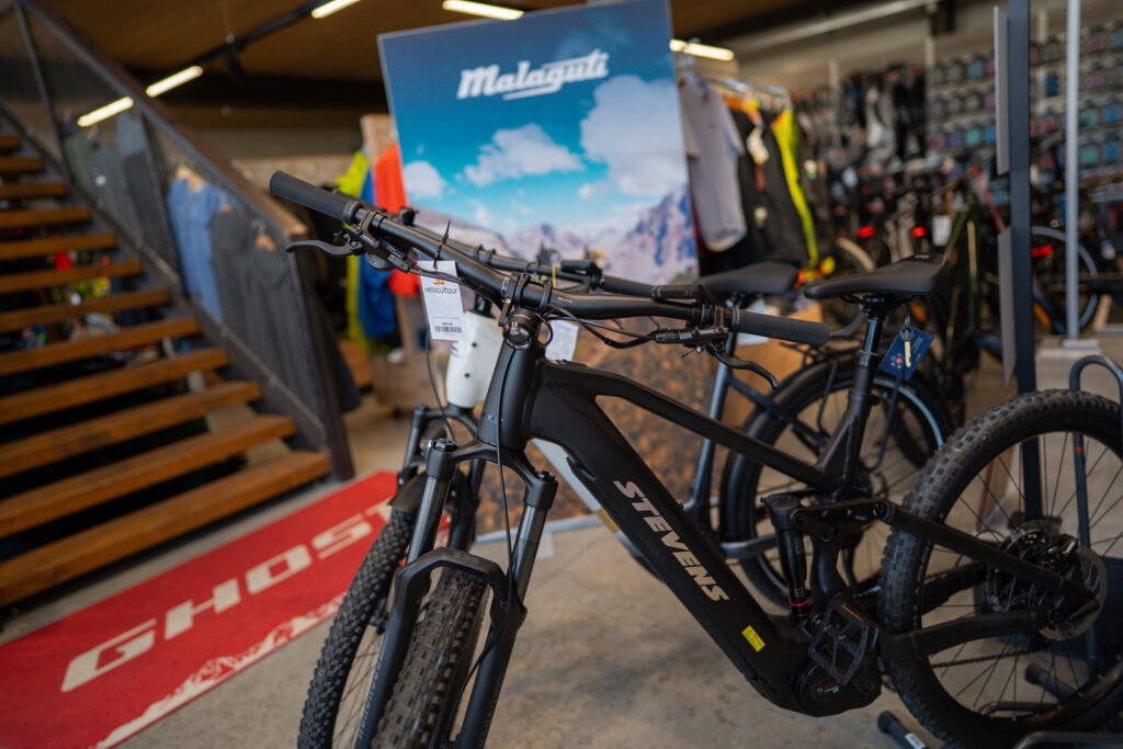 Showromm/Bikestore 15